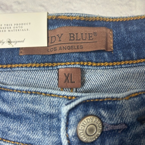 NWT Judy Blue High Waist Denim Jeans Shorts. Frayed edge. Stretch. Size XL. - Picture 3 of 9